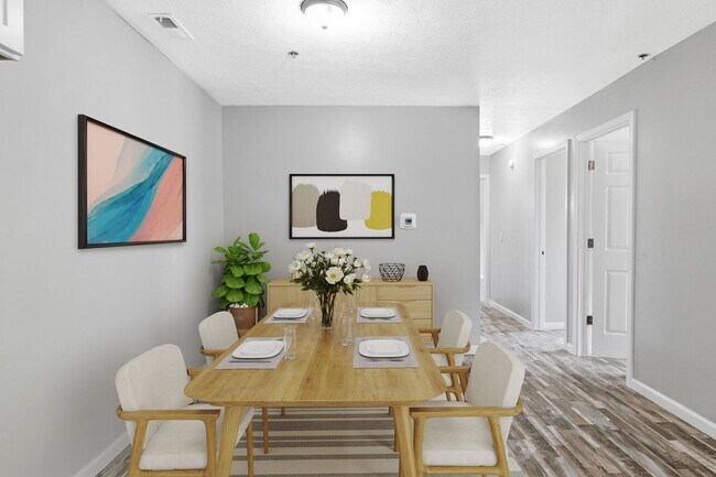 Building Photo - Fully Renovated!