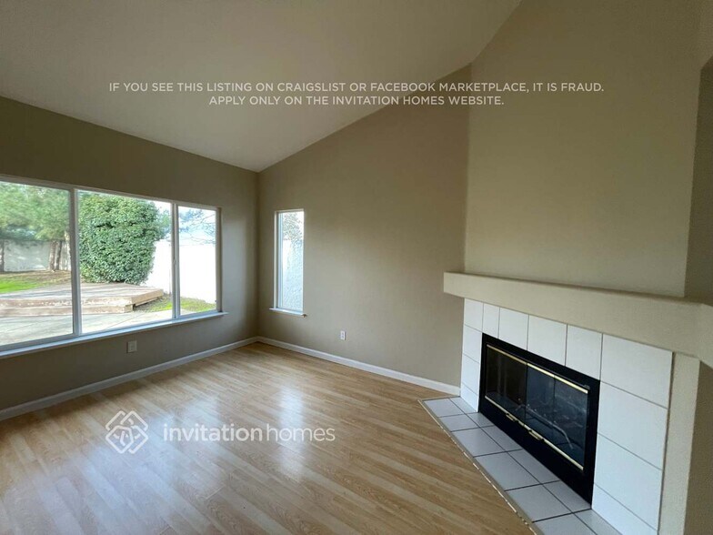 Building Photo - 5000 Mesa Ridge Dr