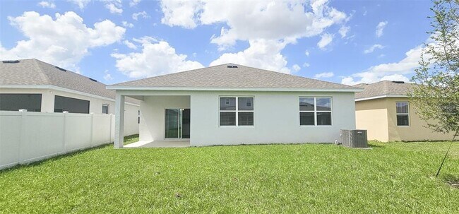 Building Photo - 413 Silver Palm Dr