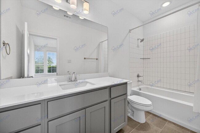 Building Photo - 3717 Island Vista Dr