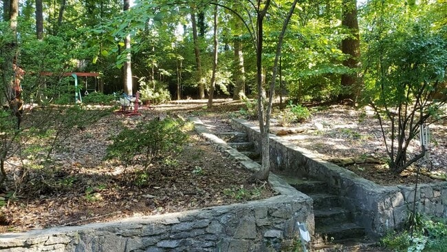 Building Photo - 3857 Land O Lakes Dr NE