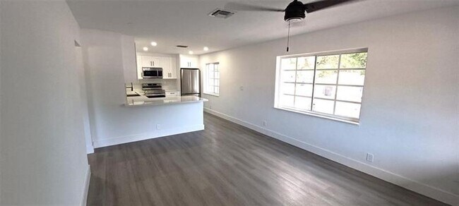 Building Photo - 6112 Spring Lake Terrace