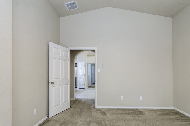 Building Photo - 9005 Rio Galisteo Pl NW