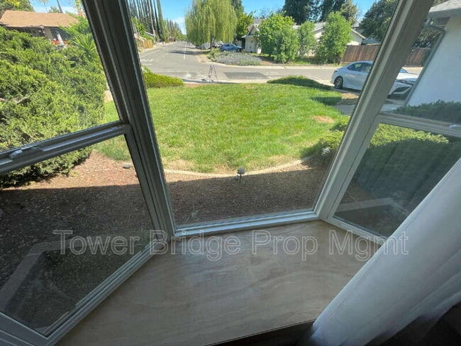 Building Photo - 9400 Appalachian Dr