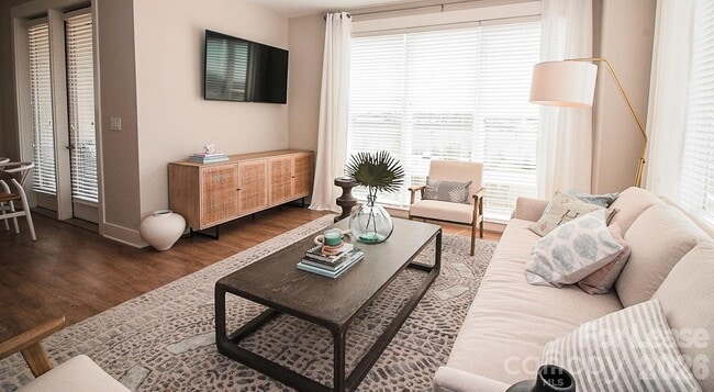 Building Photo - 6408 Providence Farm Ln