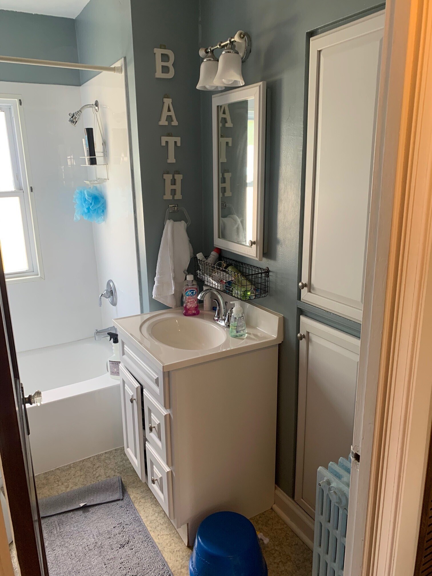 Bathroom - 1121 Harry Ct