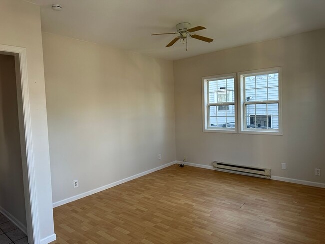 Building Photo - 656 3rd Ave