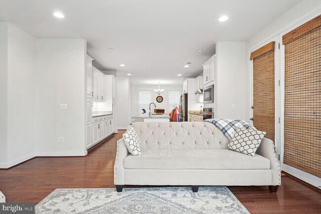 Building Photo - 25495 Woodbine Farm Dr