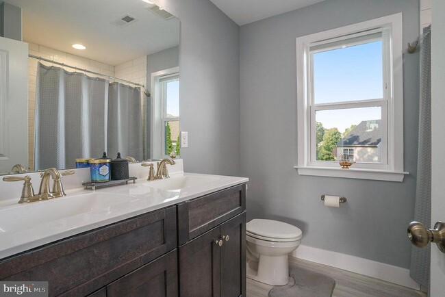 Building Photo - 340 Wartman Rd