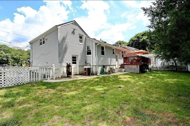 Building Photo - 684 Spring Ave