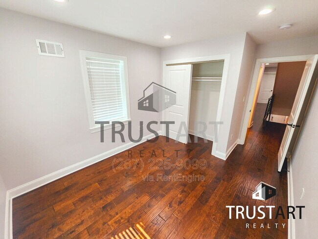 Building Photo - 2225 N Hancock St