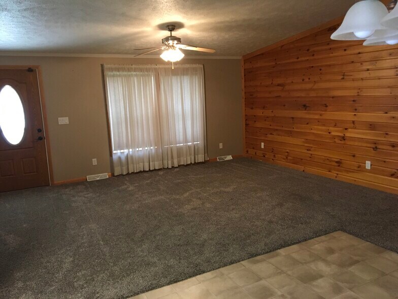 Building Photo - 15073 Dunnings Hwy