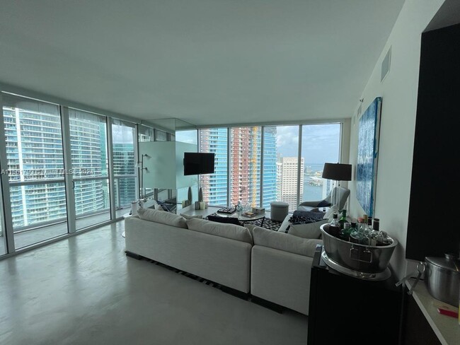 Building Photo - 465 Brickell Ave