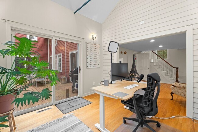 Building Photo - 133 Blake Rd