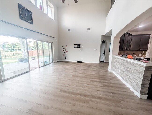 Building Photo - 3636 Mineral Dr