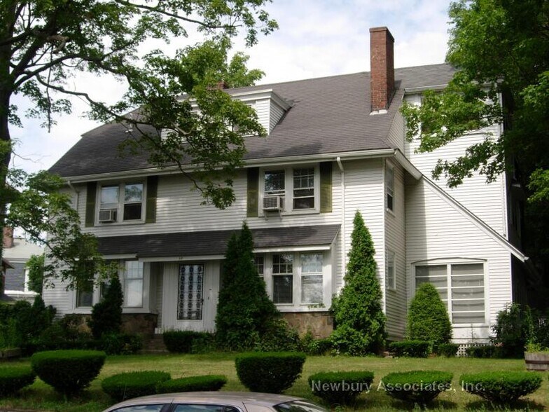 Building Photo - 48 Bellevue St