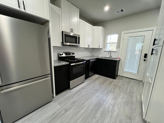 Building Photo - Brand new 3-bedroom, 3-bathroom townhome, ...