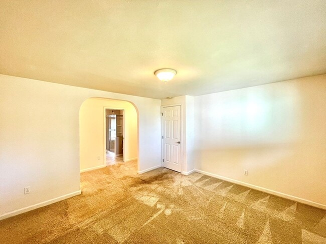 Building Photo - Mid-Century Gem in Kirkland’s Everest Park