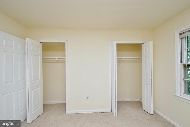 Building Photo - 7810 Lake Pleasant Dr
