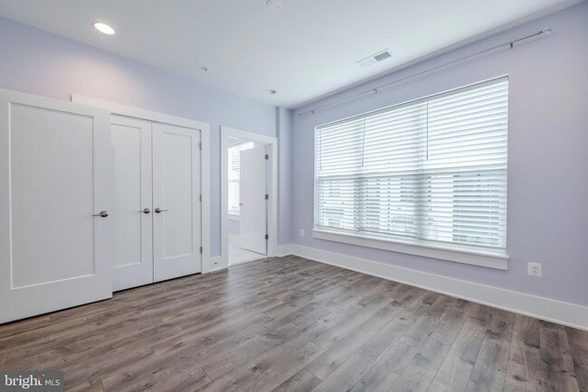 Building Photo - 11382 Emerald Park Rd