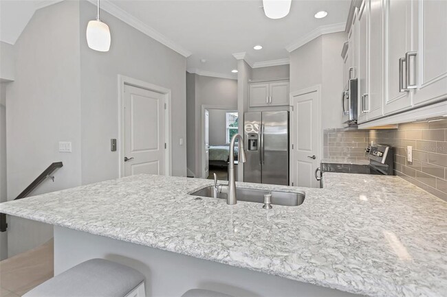 Building Photo - 4111 Rocky Shores Dr