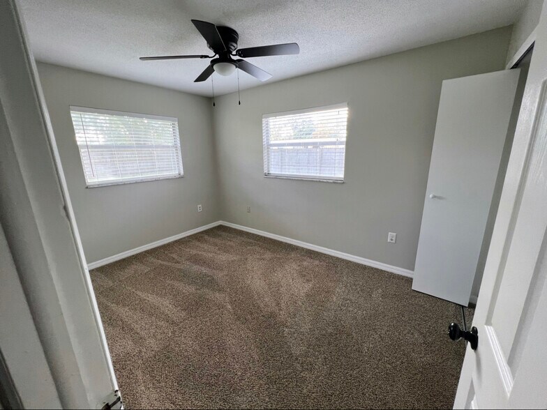 Bedroom 2 - 4865 Darwood Dr