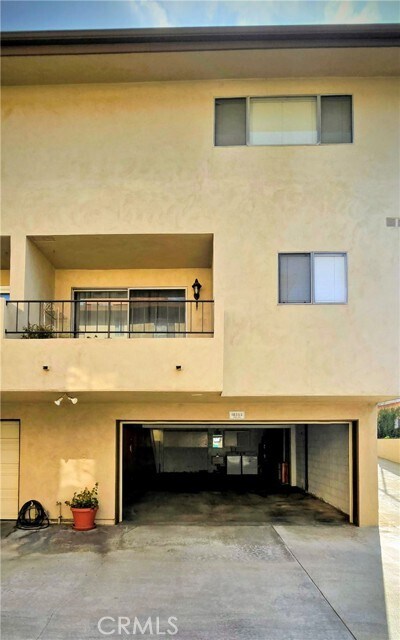 Building Photo - 10353 Downey Ave