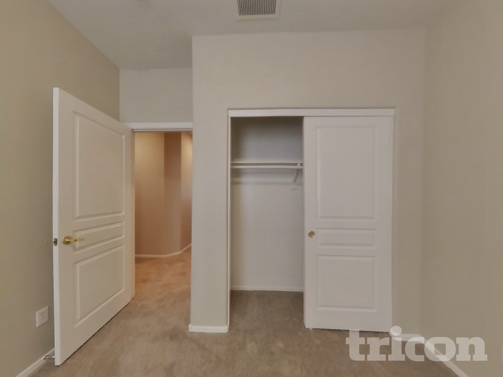 Building Photo - 6410 S 72nd Ln