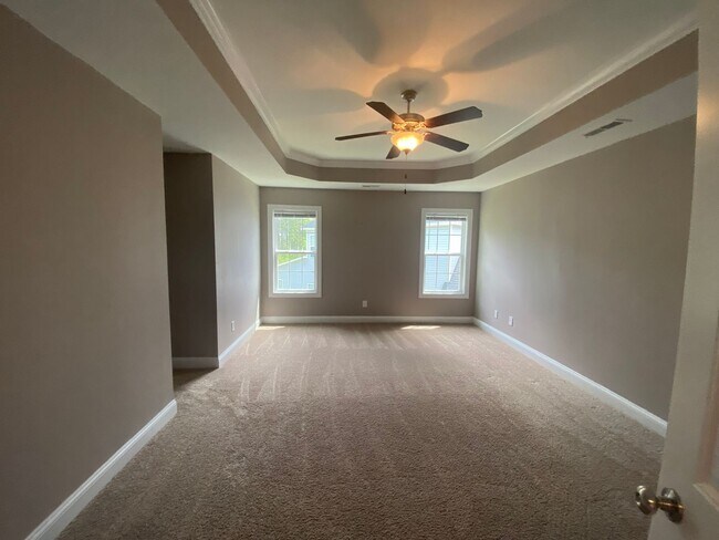 Building Photo - 4 Bedroom Sneads Ferry Home for Rent