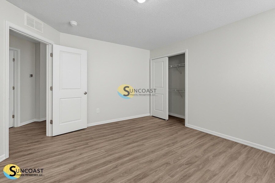 Building Photo - 6486 Sweetbay Ln