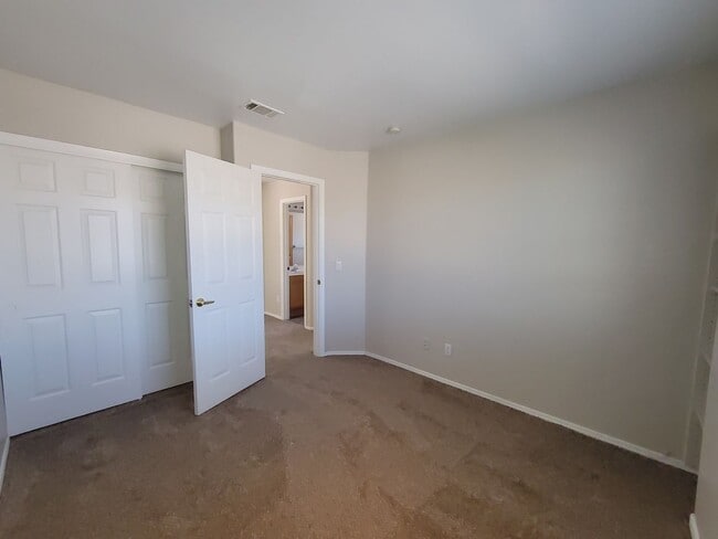 Building Photo - Beautiful 4 Bedroom Home in Green Valley