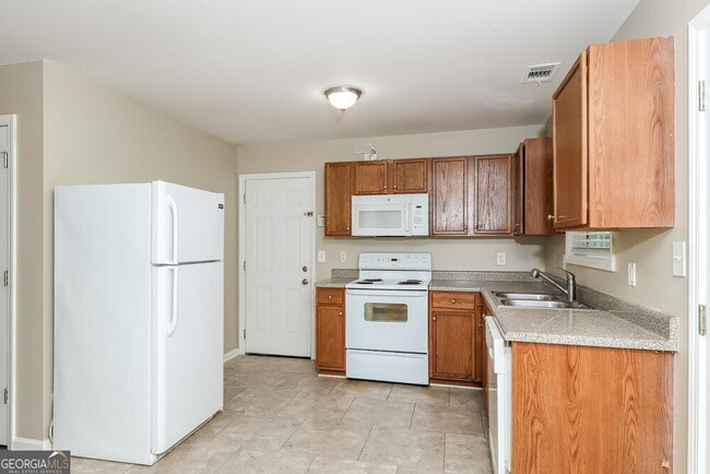 Building Photo - 2045 Ivy Ln