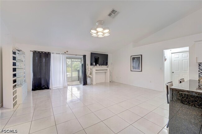 Building Photo - 1414 Louis Ave