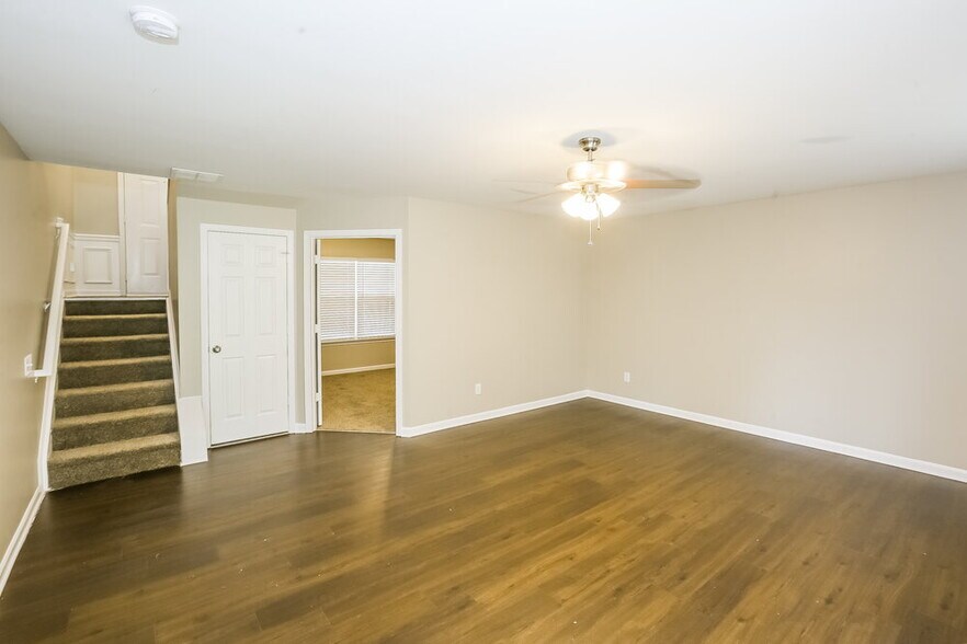 Building Photo - 3037 Old Ironside Dr