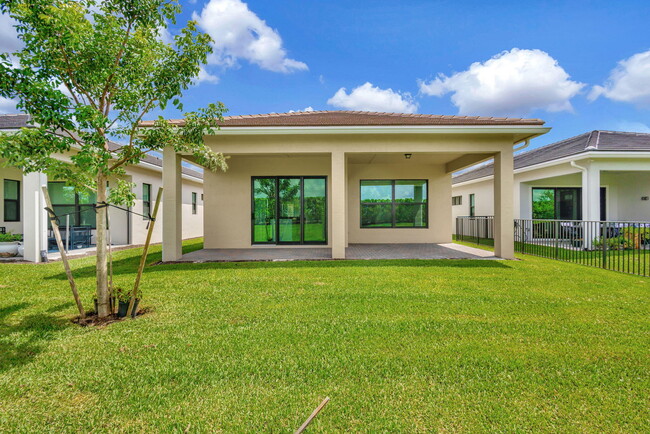 Building Photo - 15878 Key Biscayne Ln