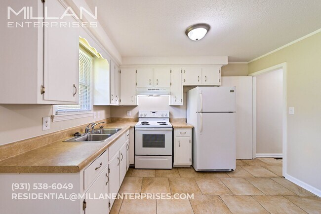 Building Photo - Open-Concept 3BR Home Near Fort Campbell