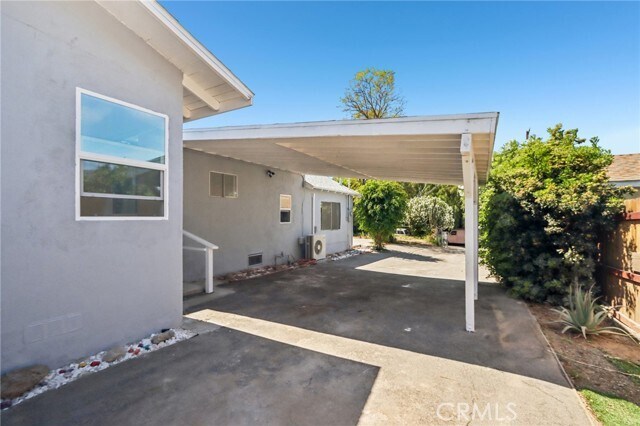 Building Photo - 11036 Scoville Ave