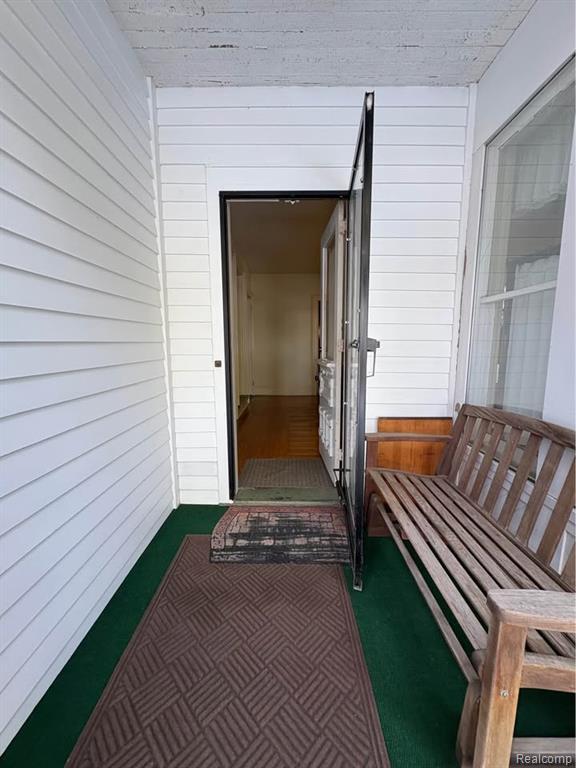 Building Photo - 426 E 4th St