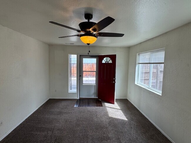 Building Photo - 118 SHAST A&amp;B