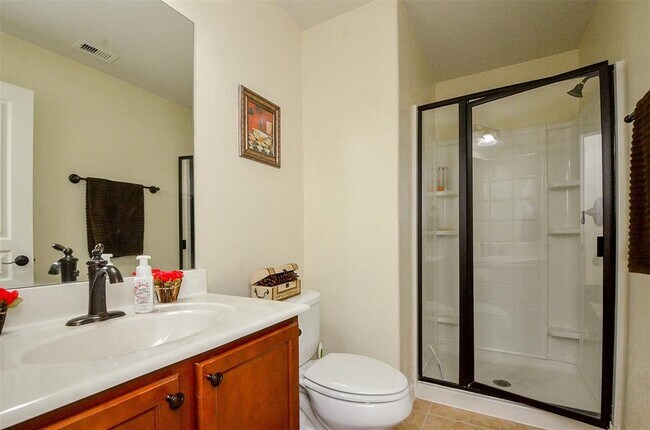 Building Photo - 25935 Foxrun Vista Dr