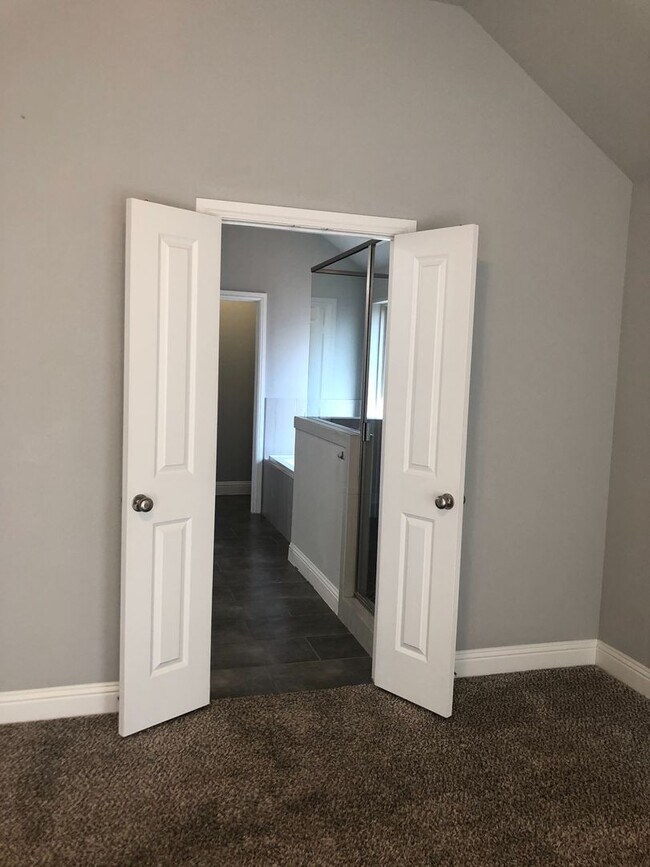 Building Photo - 2 Yr Old 4 Bdrm/2Bath in the Heart of Weatherford!