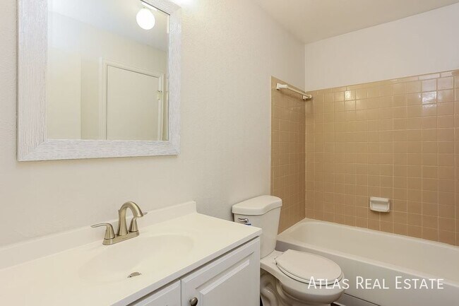 Building Photo - 2760 S Sedalia St