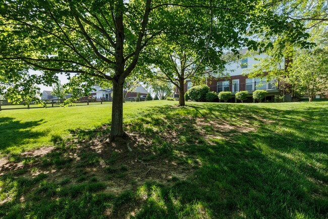 Building Photo - Short term rental available