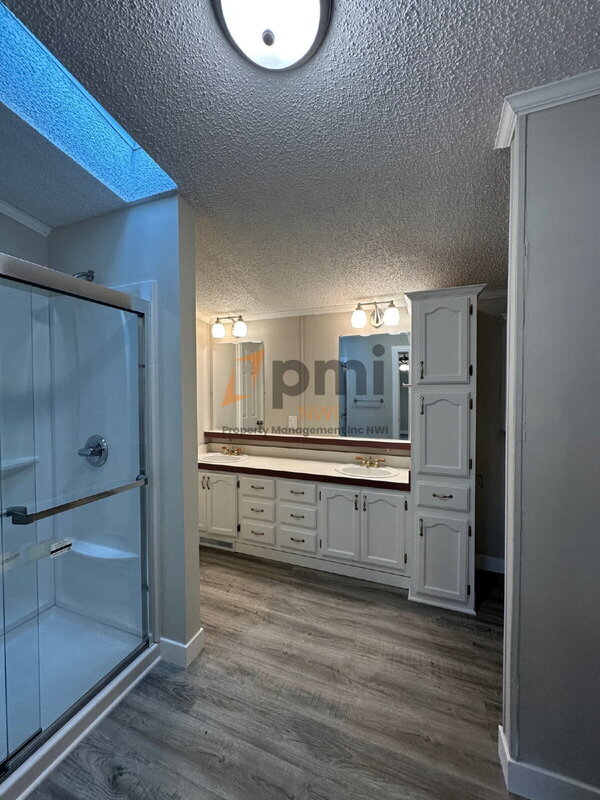 Building Photo - 798 Governor Rd