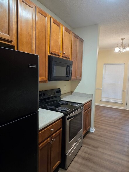 Building Photo - 213 Shenandoah Dr