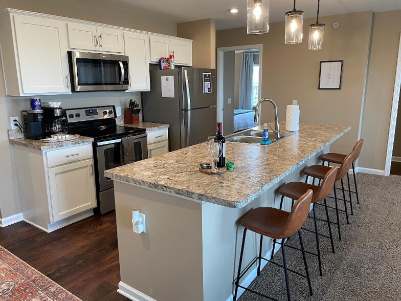 Building Photo - 5322 Batten St