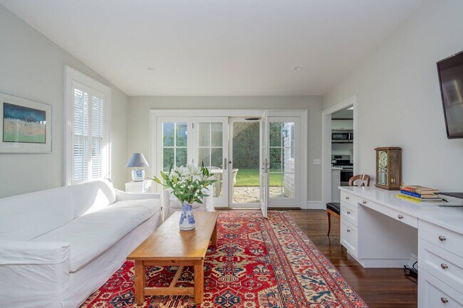 Building Photo - 19 Concord St