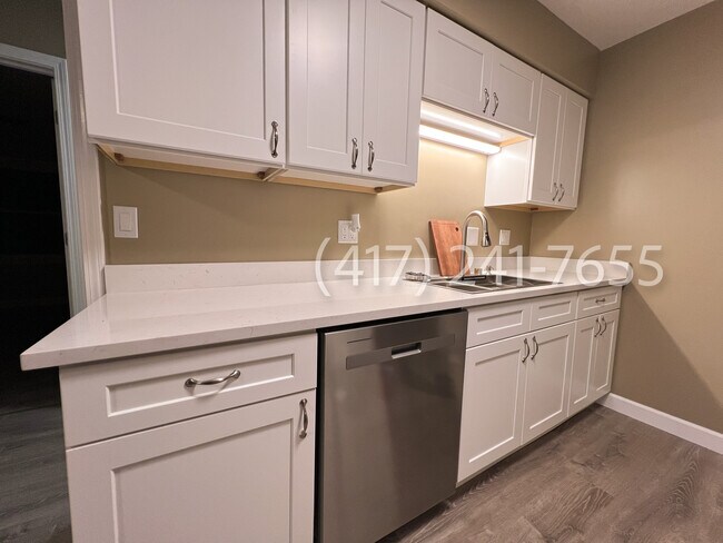 Building Photo - 3016 W Roxbury St