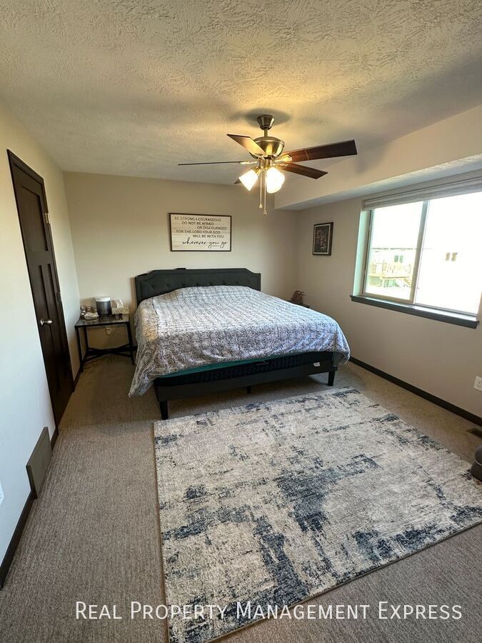 Building Photo - 4 Bedroom 3 Bathroom Home for Rent