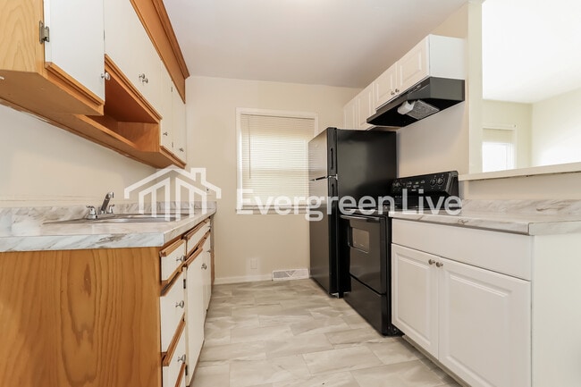 Building Photo - 1711 Oberlin Dr